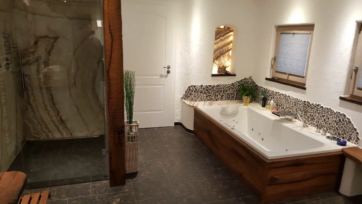 Glass in the interior - Elegant bathroom with shower